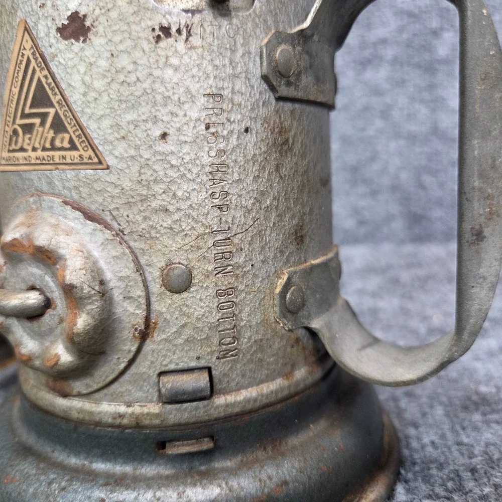 Vintage Delta Powerlite Double Globe Train Railroad Lantern USA Untested Antique